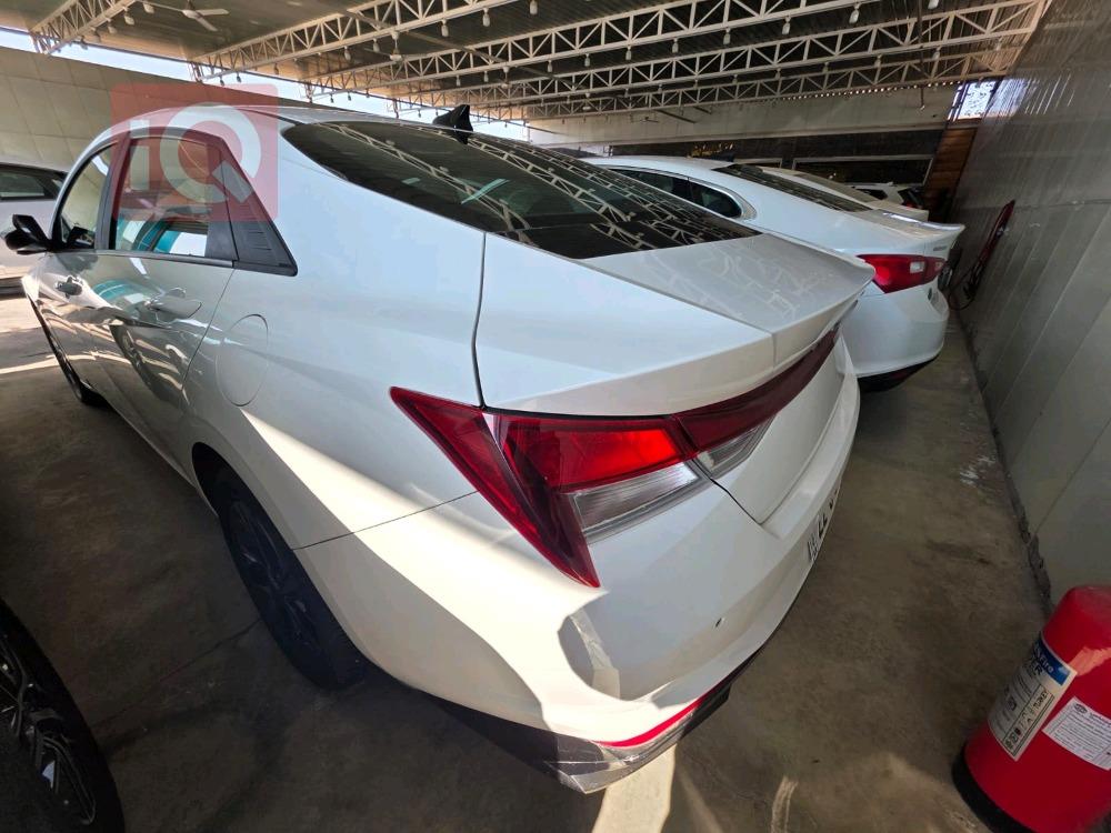 هیۆندای ئەلەنترا